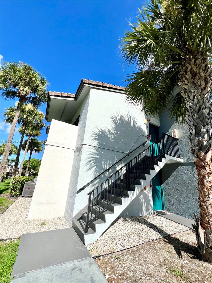 7215 NW 179th St # 205