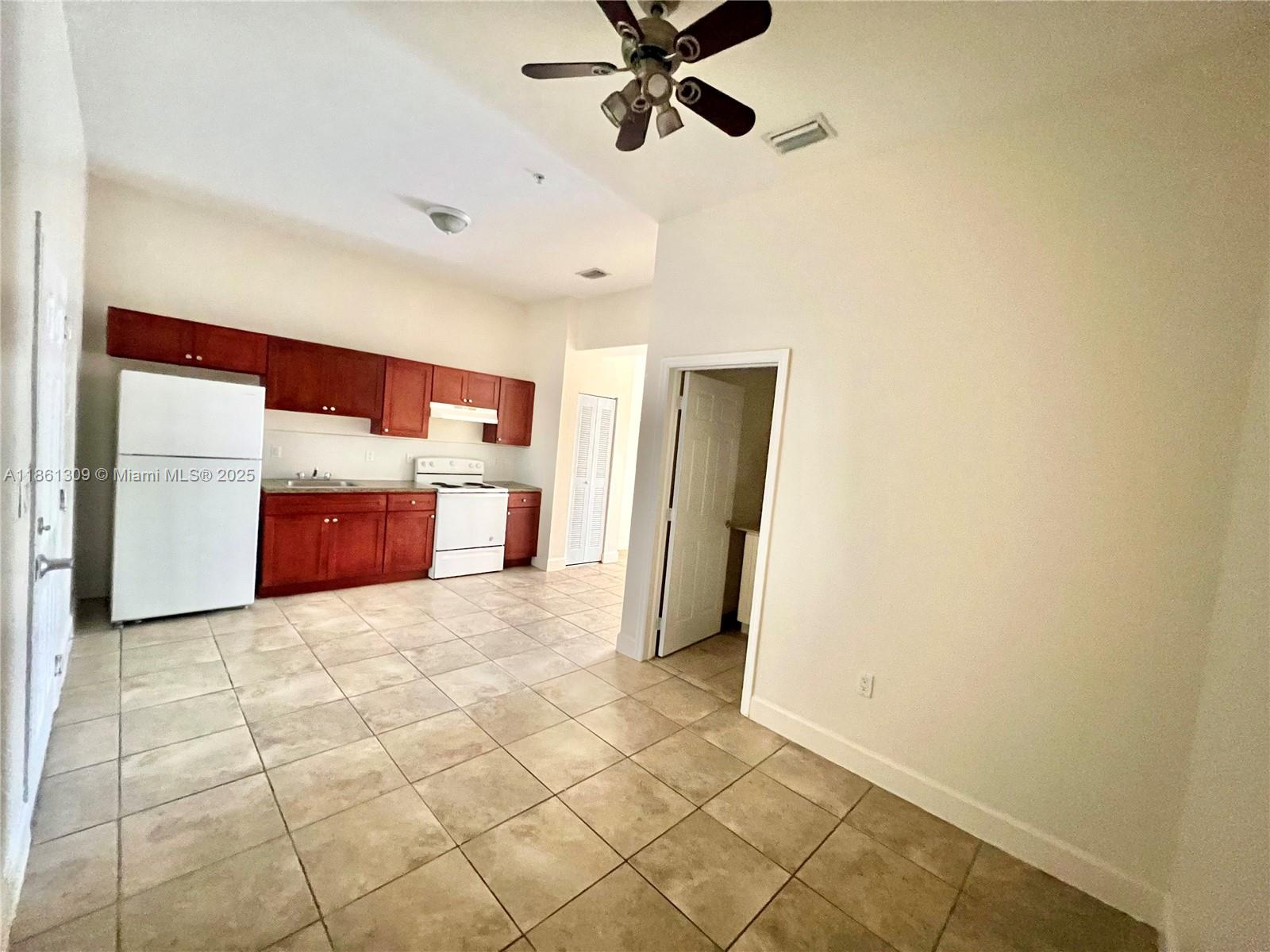 1253 SW 2nd St # 202