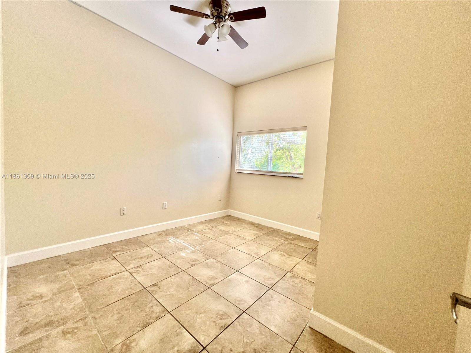 1253 SW 2nd St # 202