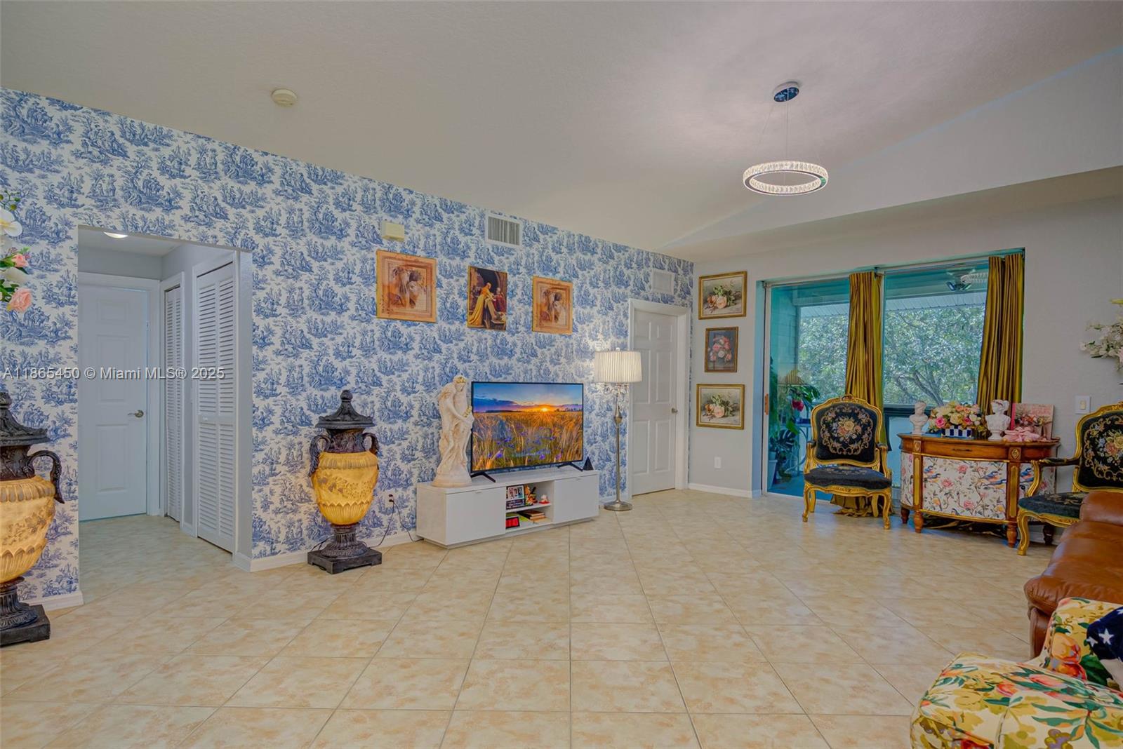 1050 Hancock Creek South Blvd # 203