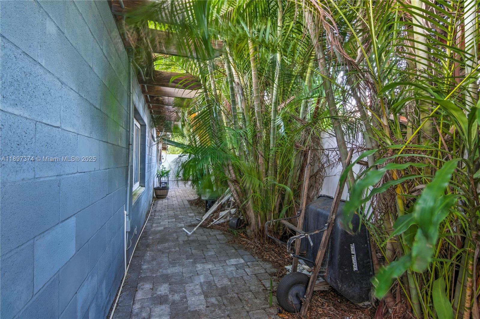 218 Nanette Dr, Orlando