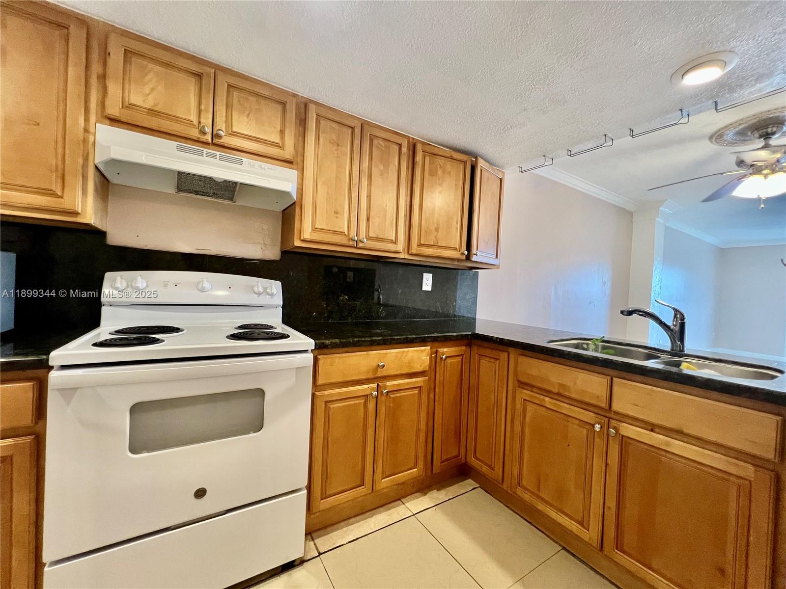 9915 W Okeechobee Rd # 506, Hialeah Gardens Unit: 2-506
