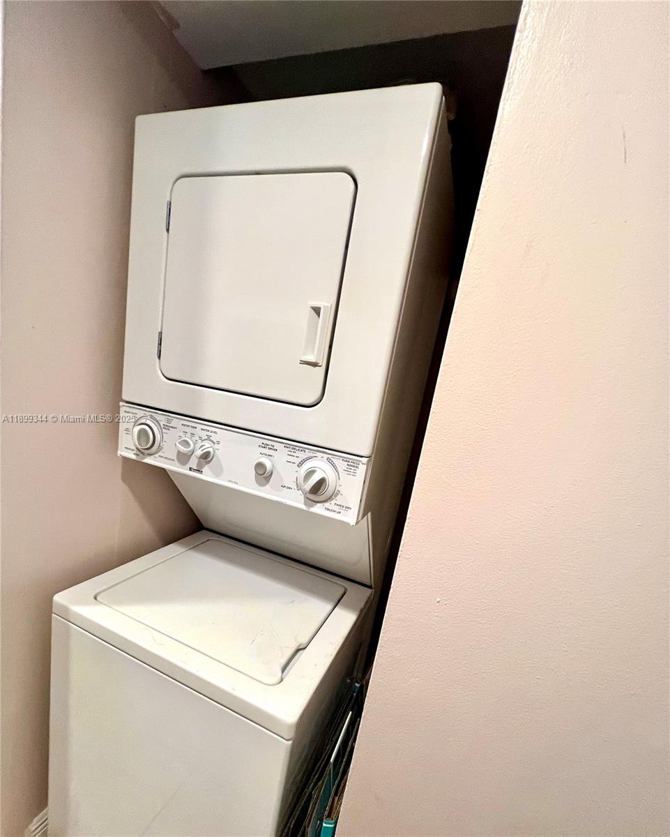 9915 W Okeechobee Rd # 506, Hialeah Gardens Unit: 2-506