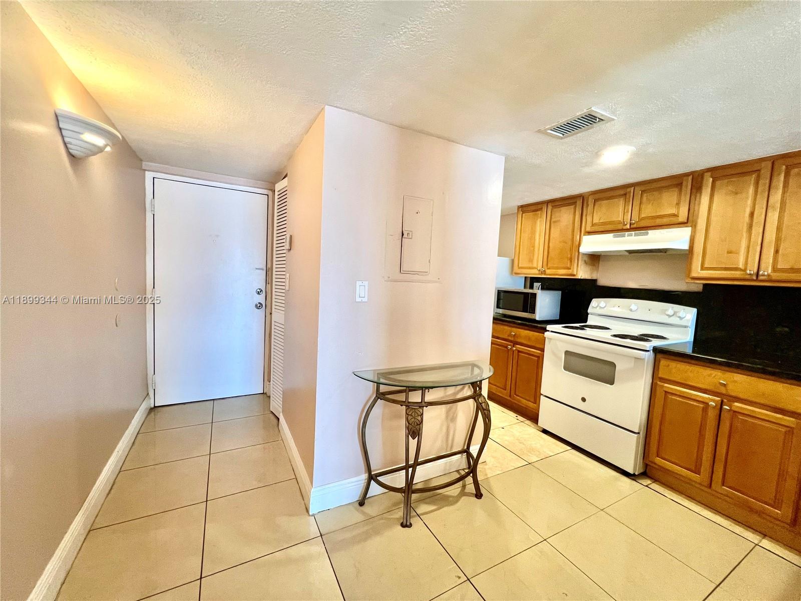9915 W Okeechobee Rd # 506, Hialeah Gardens Unit: 2-506