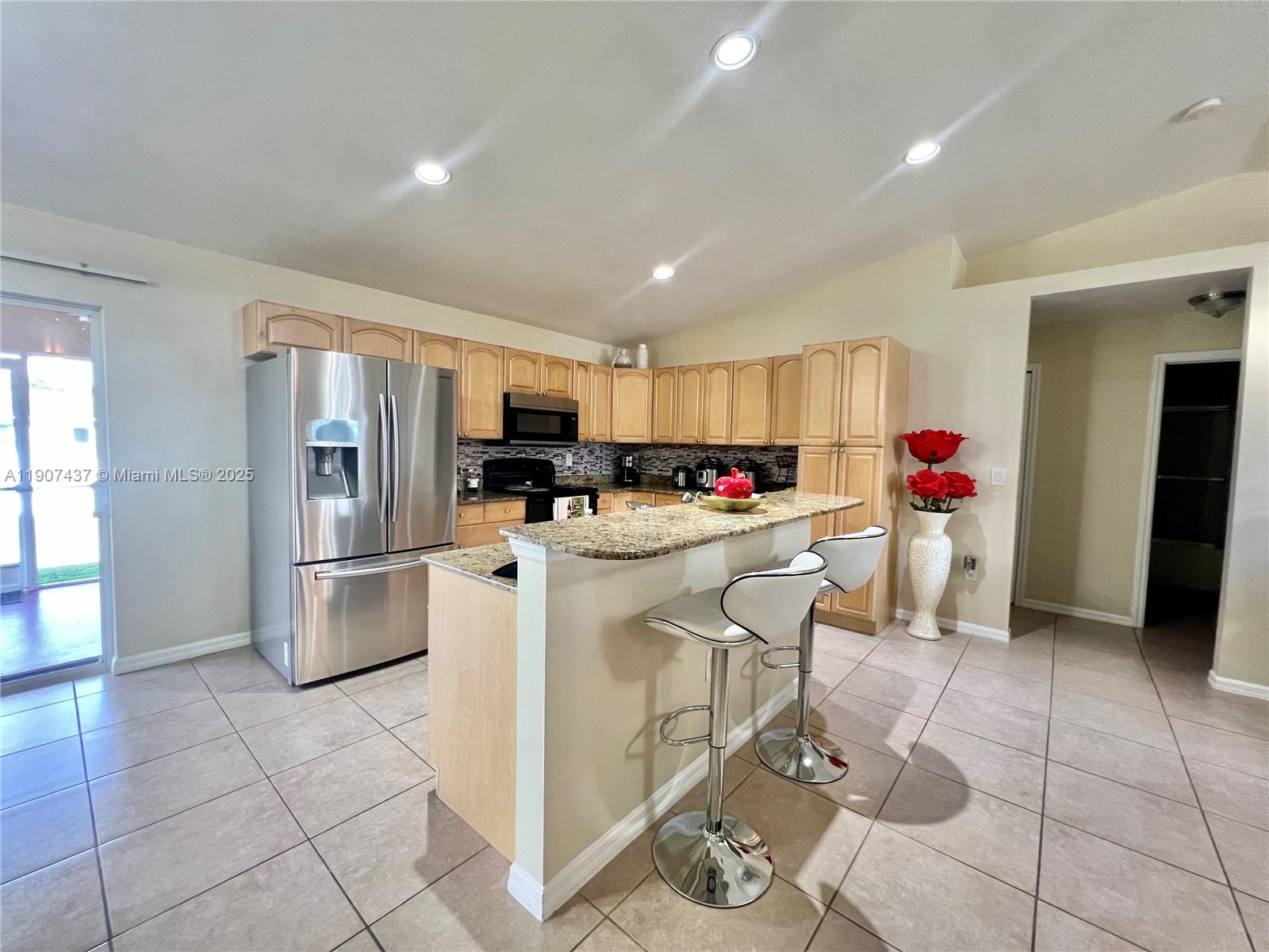 2916 2916 51ST ST SW