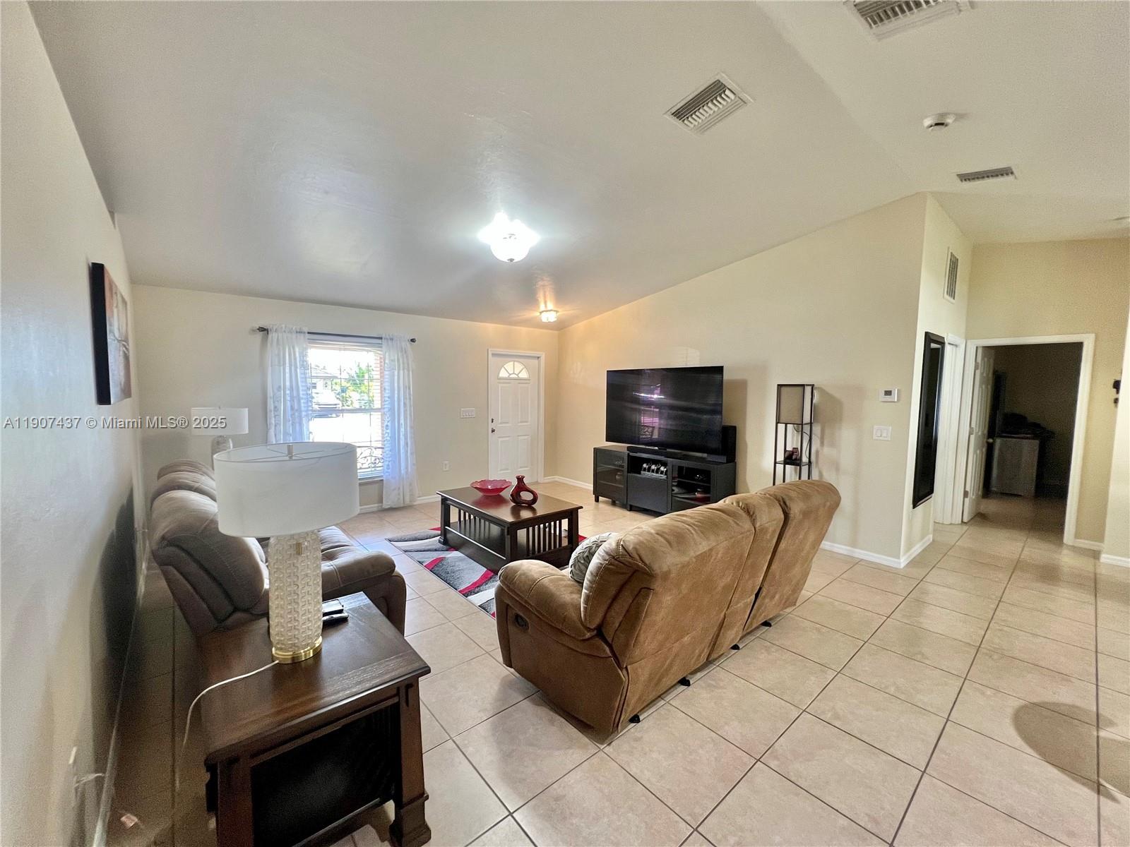 2916 2916 51ST ST SW