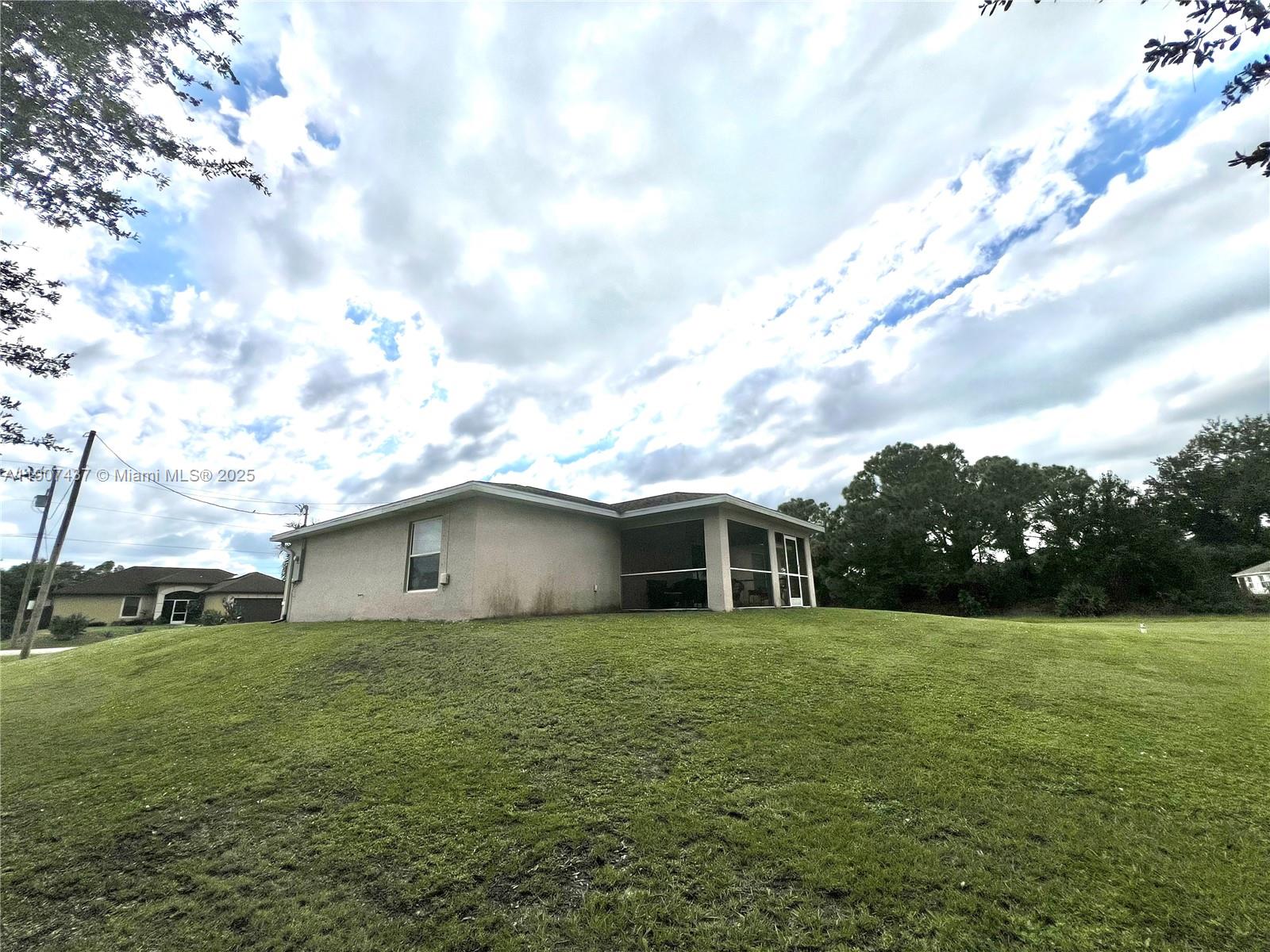 2916 2916 51ST ST SW