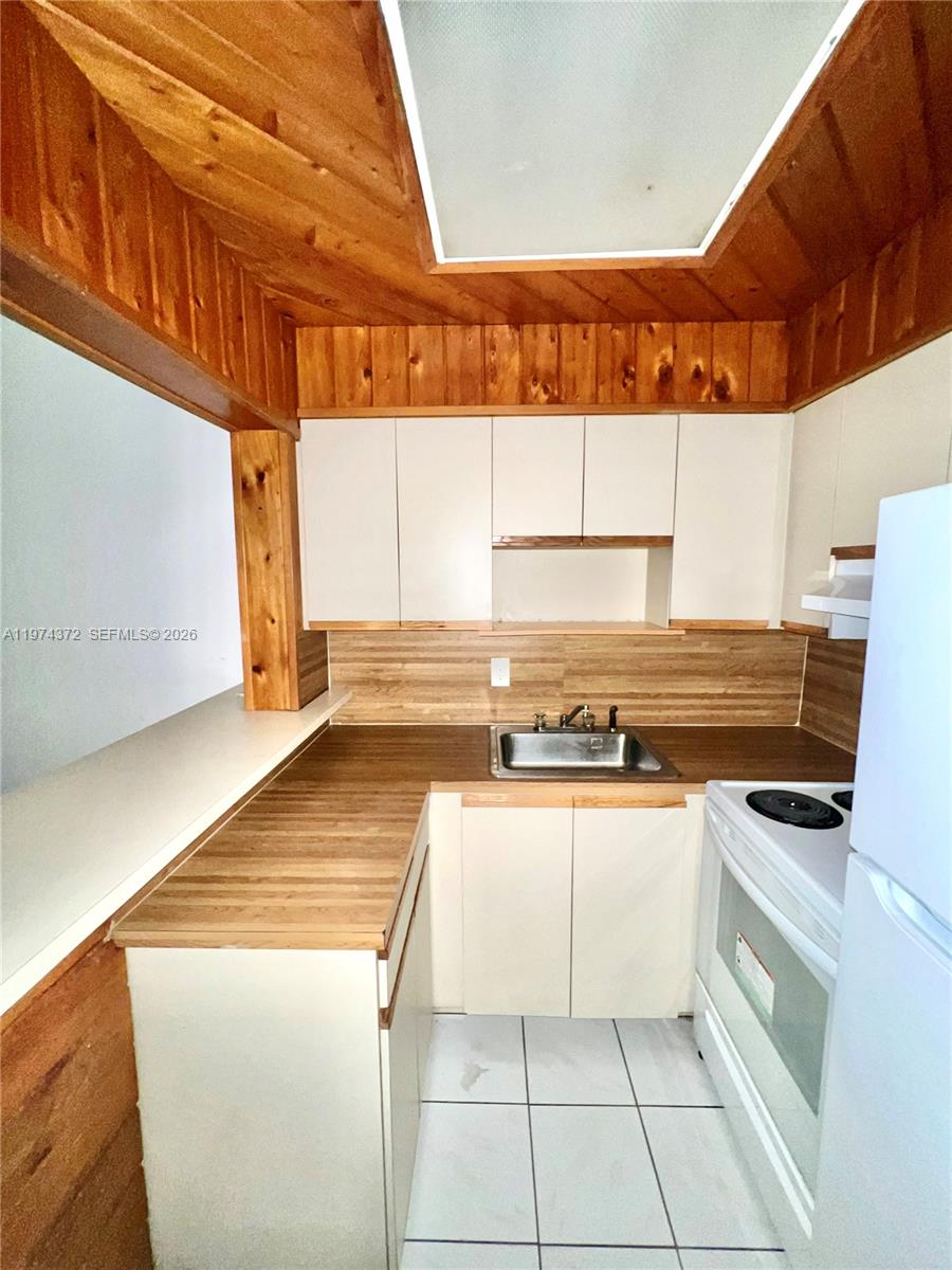 4370 NW 11th St # 103