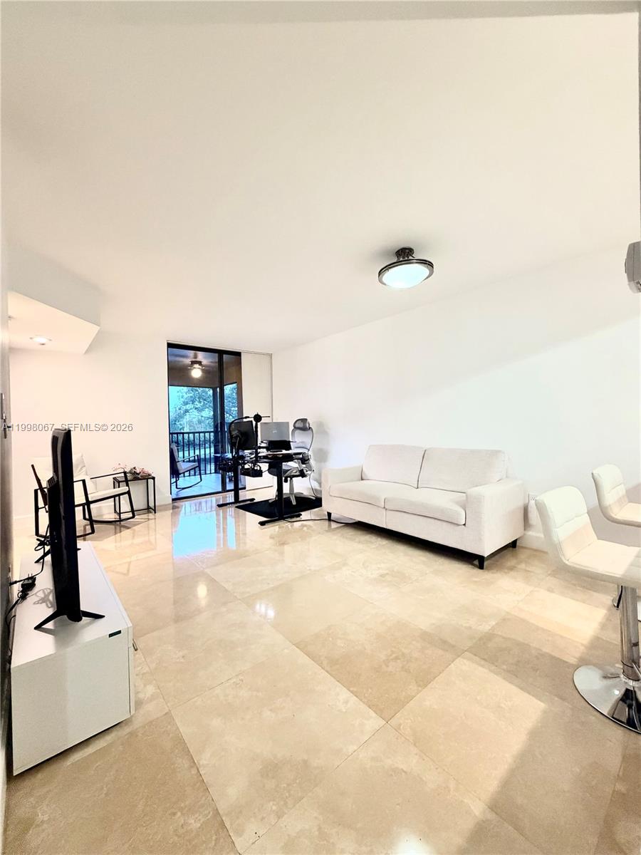 15405 N Miami Lakeway N # 207