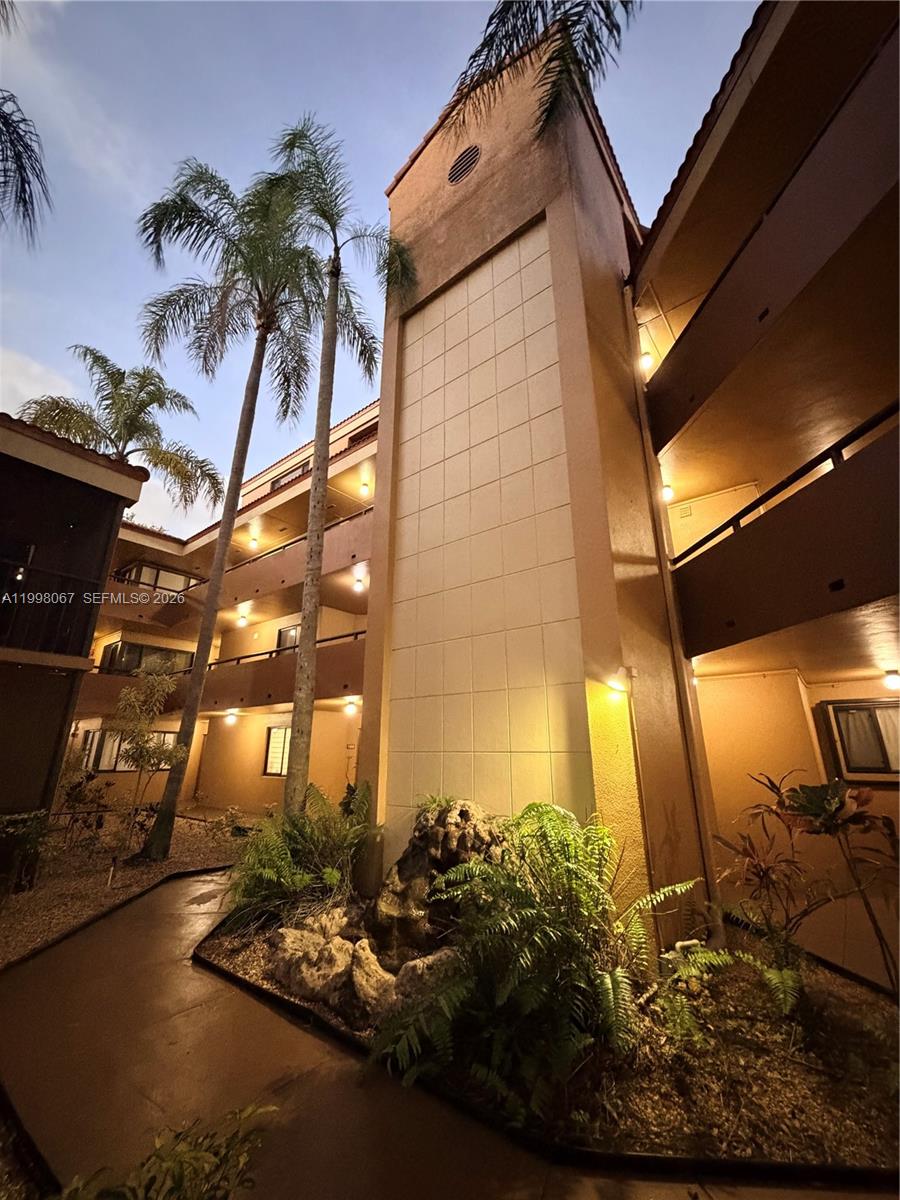 15405 N Miami Lakeway N # 207