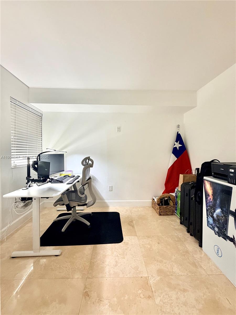 15405 N Miami Lakeway N # 207