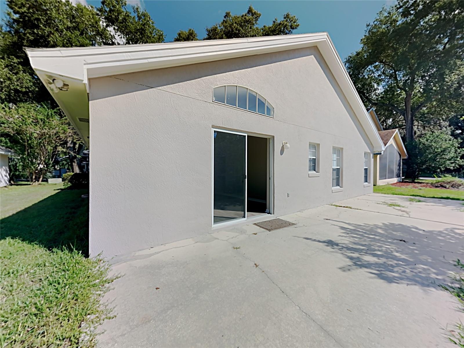 973 PIEDMONT OAKS DR