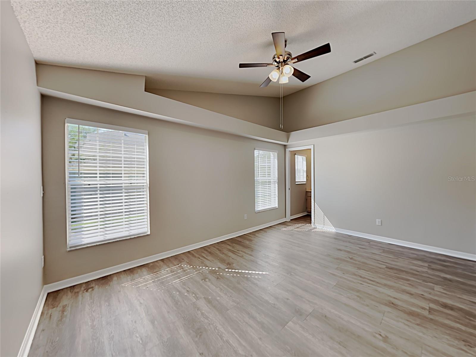 973 PIEDMONT OAKS DR