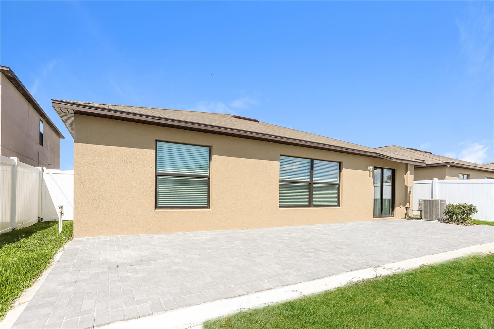 10204 CARLOWAY HILLS DR