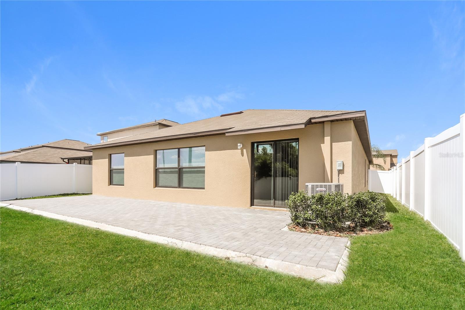 10204 CARLOWAY HILLS DR