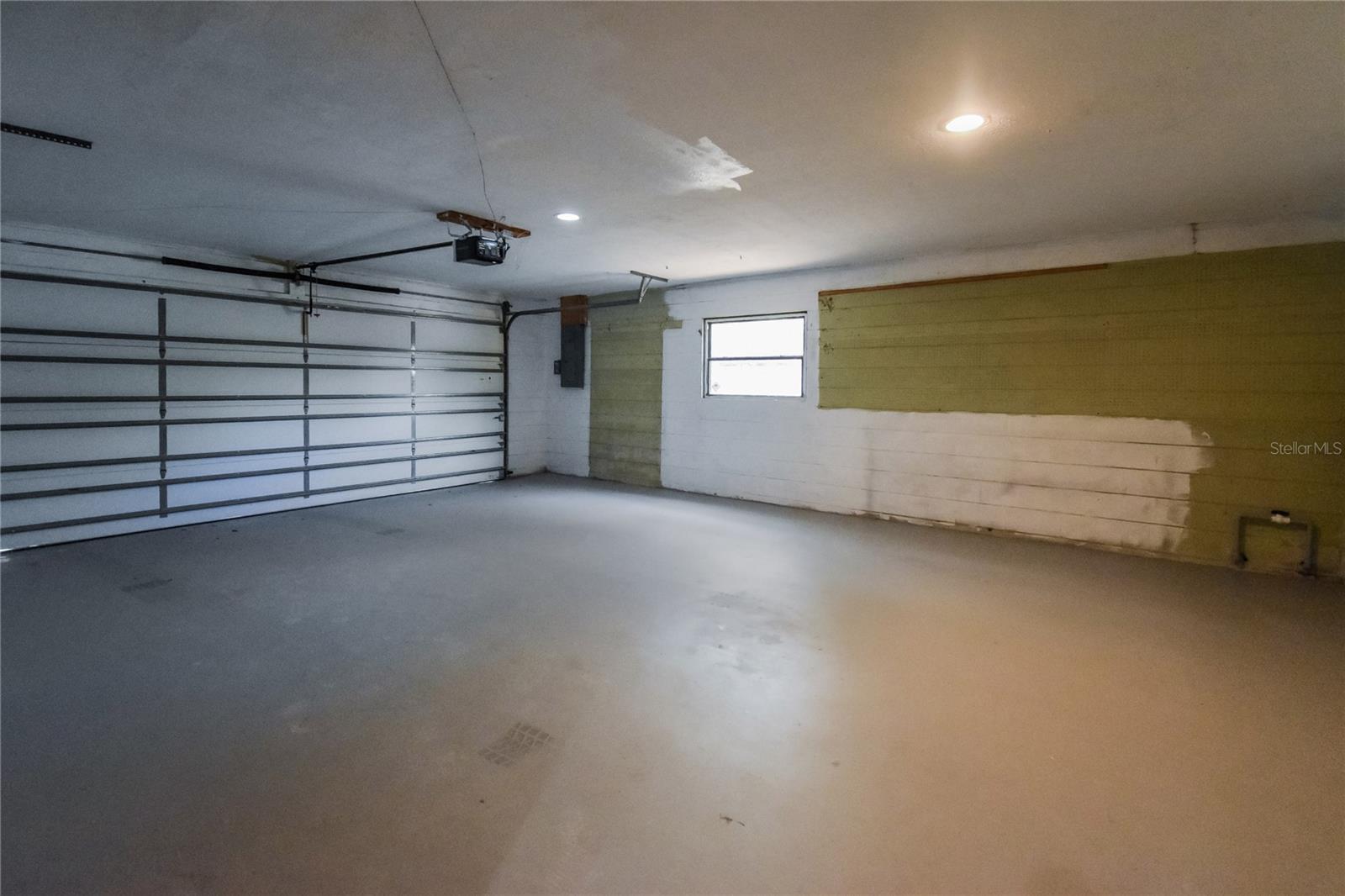 406 MERLIN CT