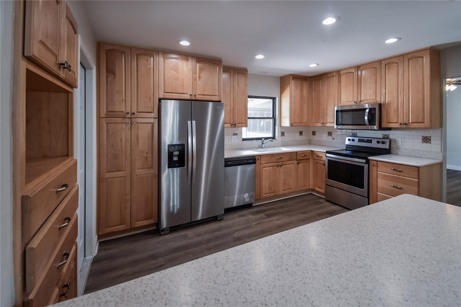 406 MERLIN CT