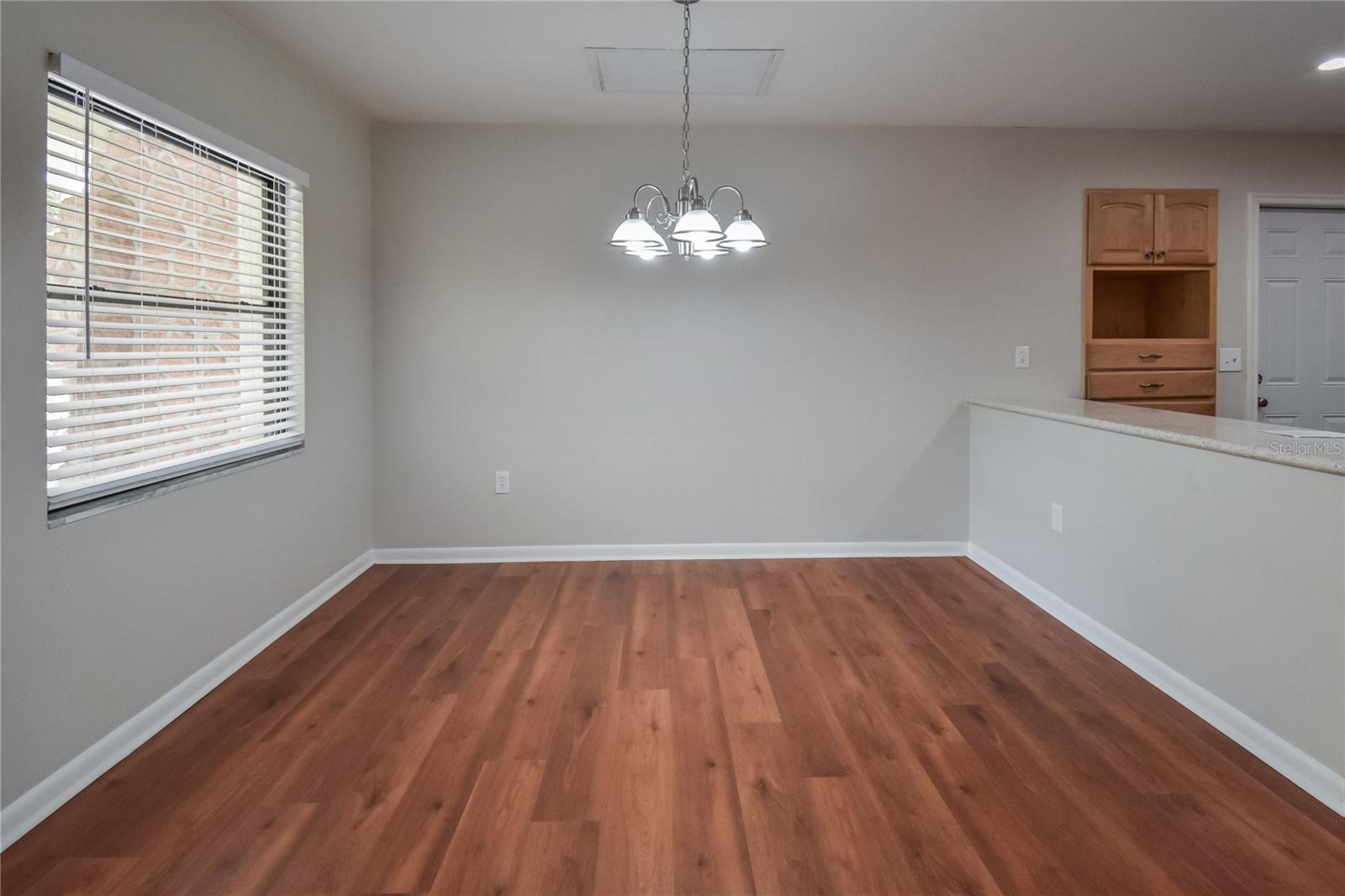 406 MERLIN CT