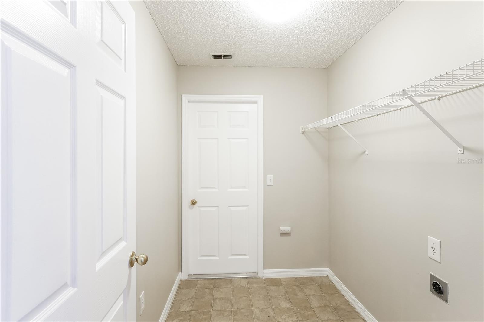 5120 VIOLET LN