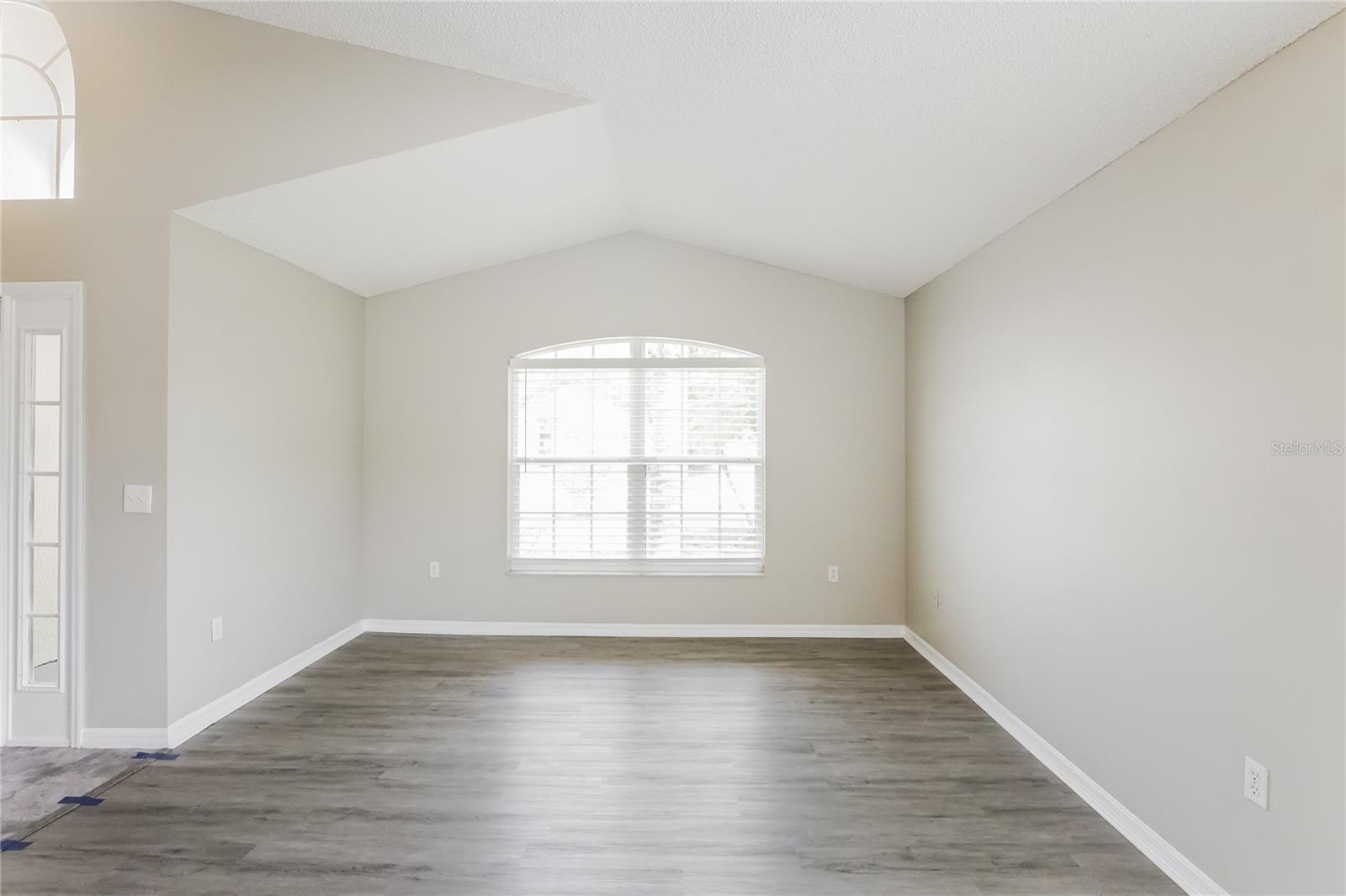 5120 VIOLET LN