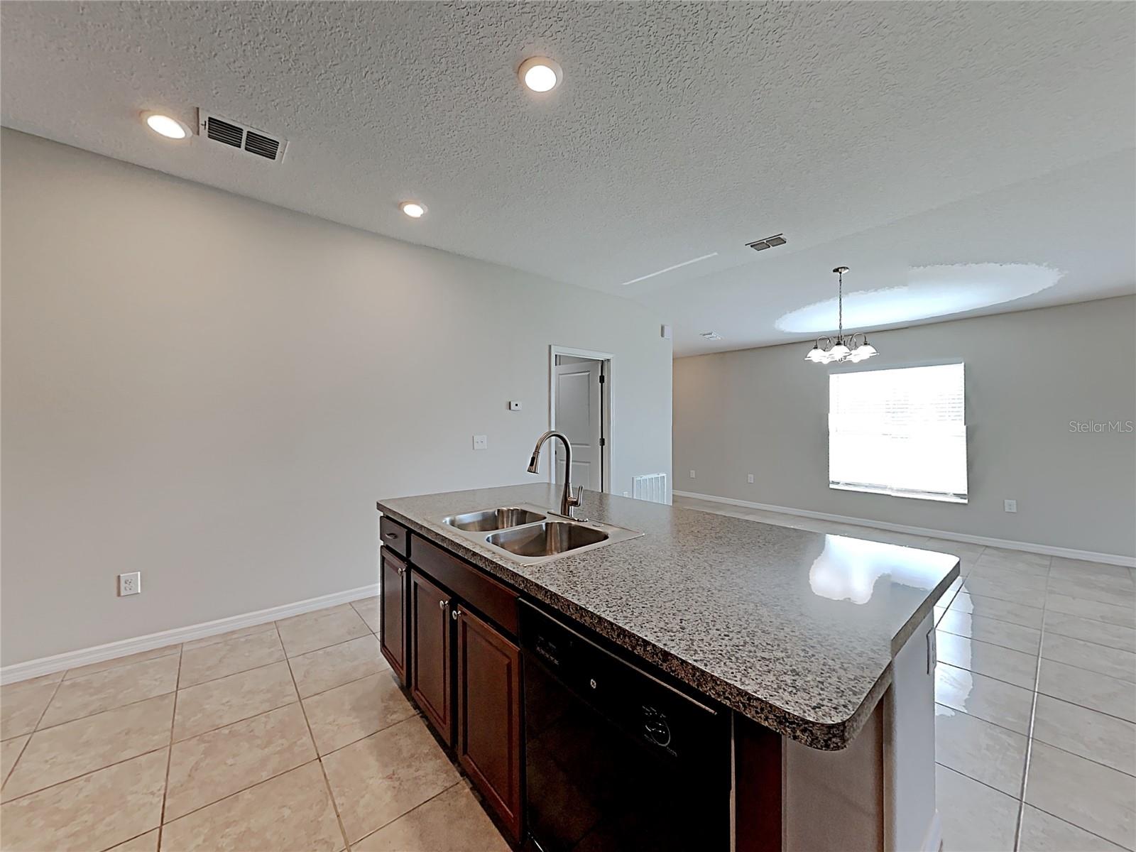 7235 SOMERSET POND DR