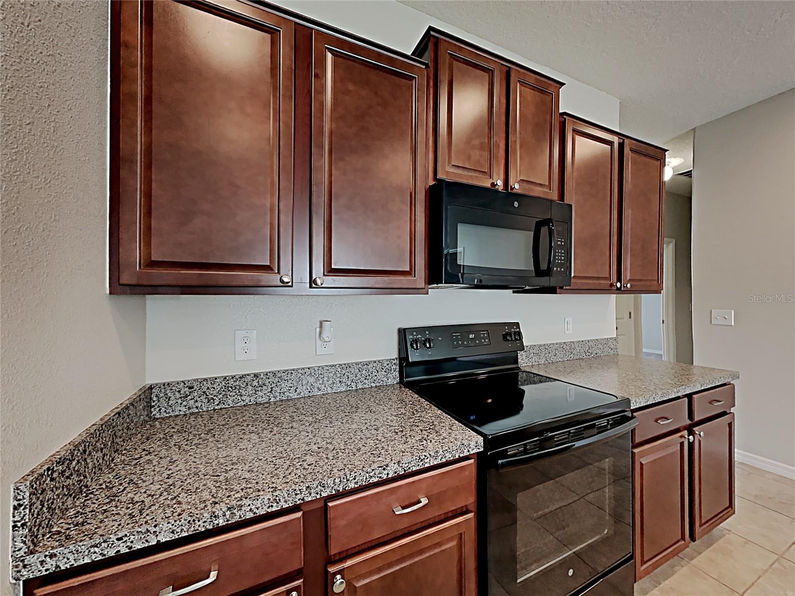 7235 SOMERSET POND DR