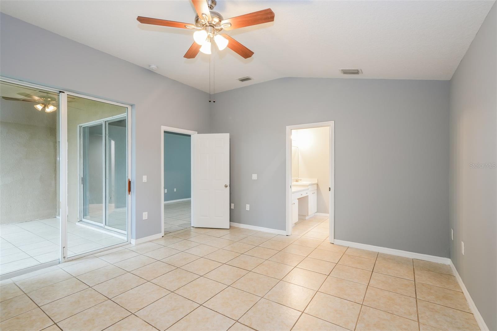 22707 RODERICK DR
