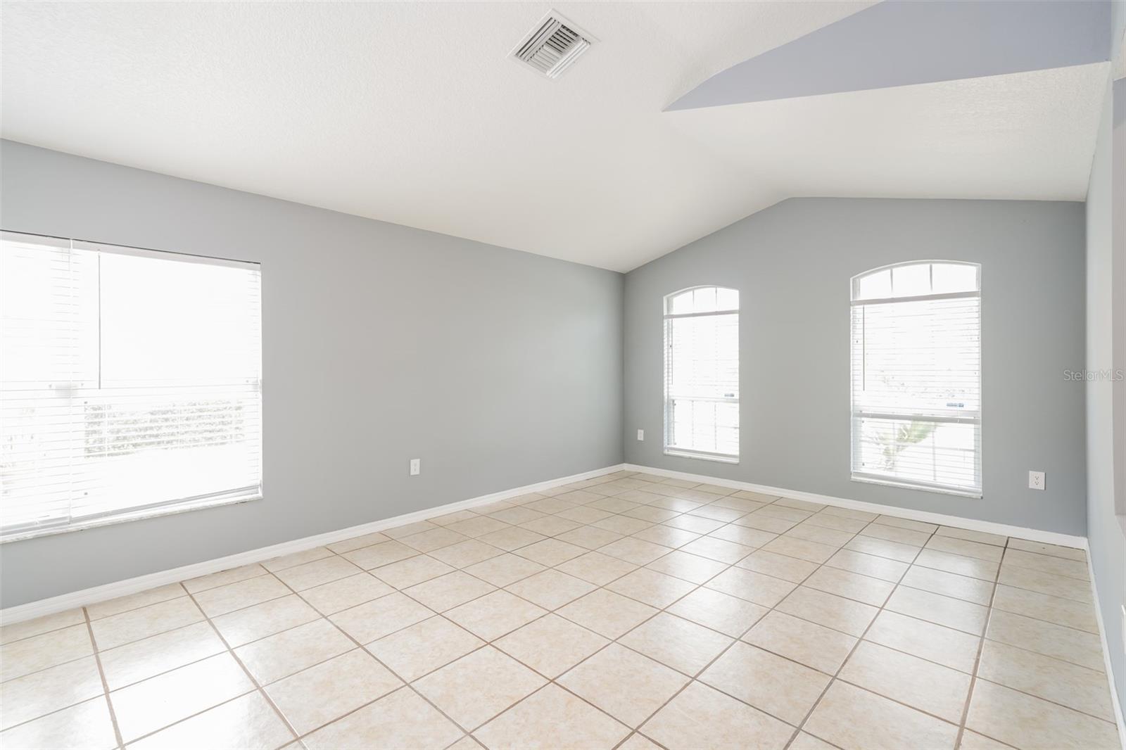 22707 RODERICK DR