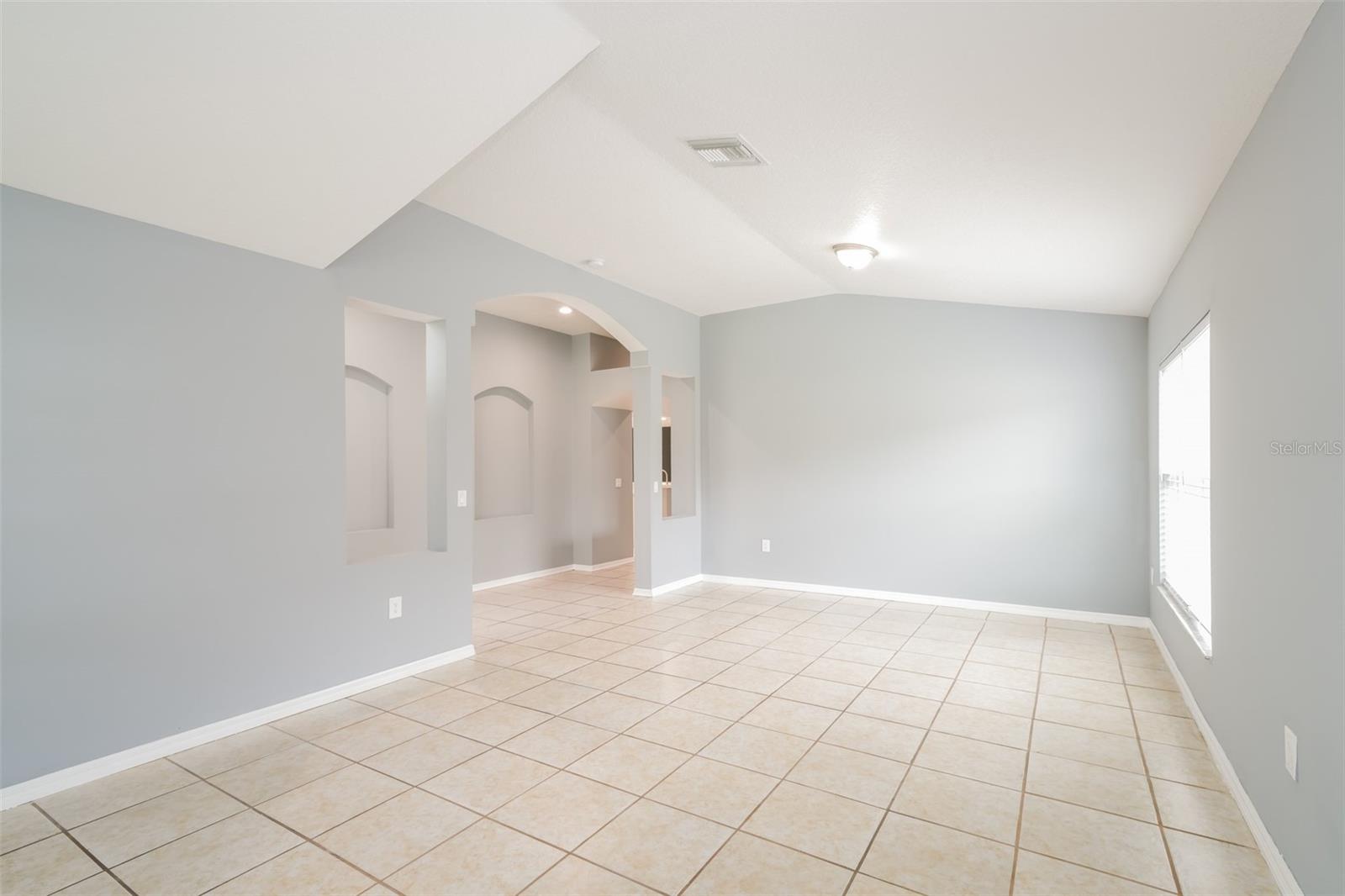 22707 RODERICK DR