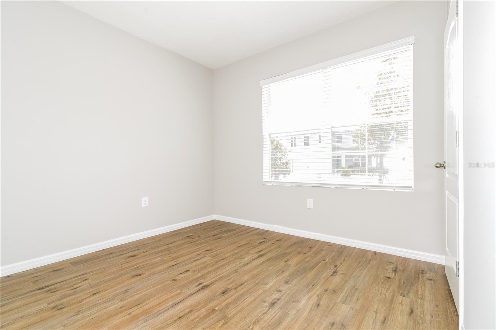 1754 POINT O WOODS CT