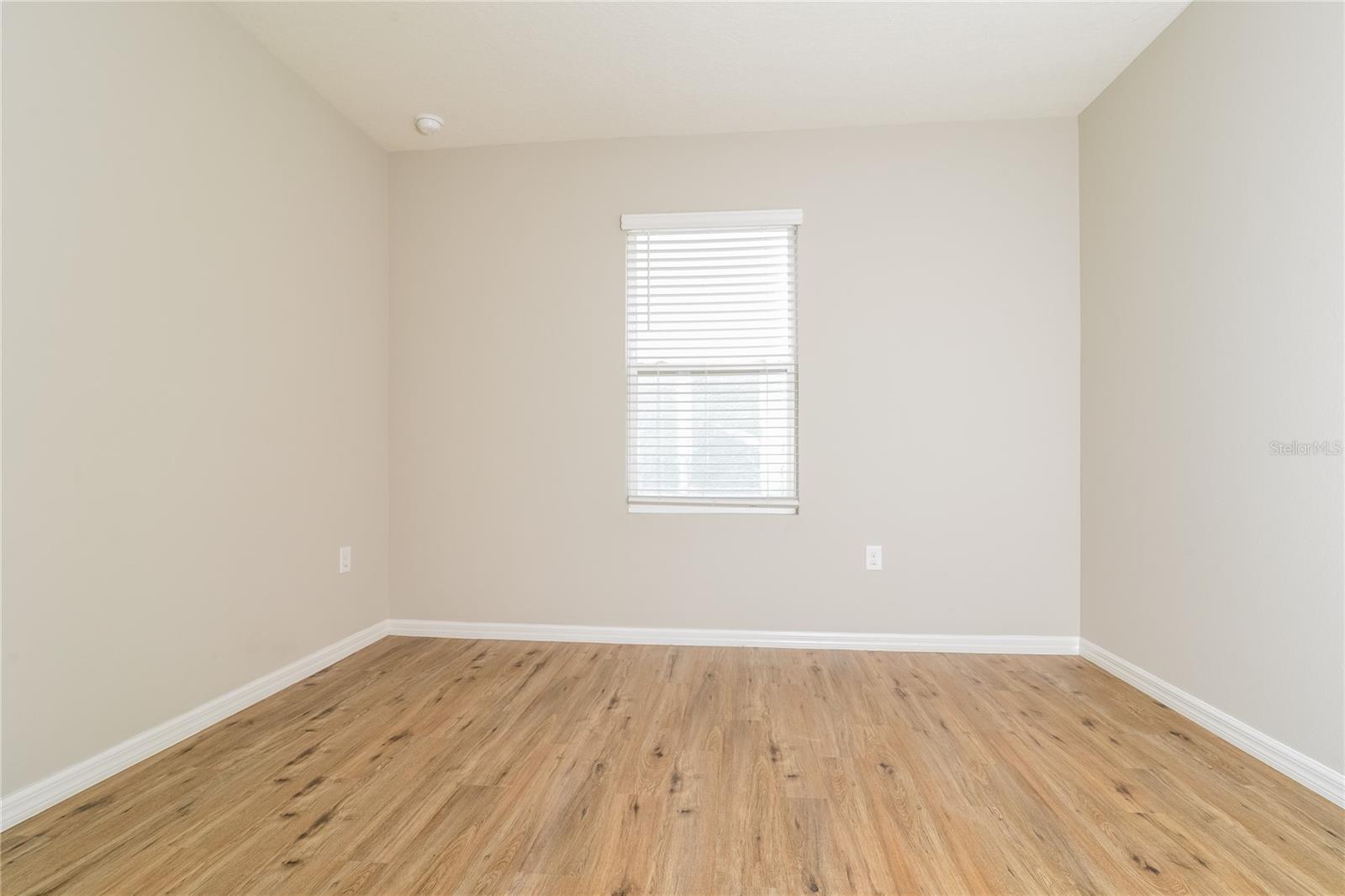 1754 POINT O WOODS CT