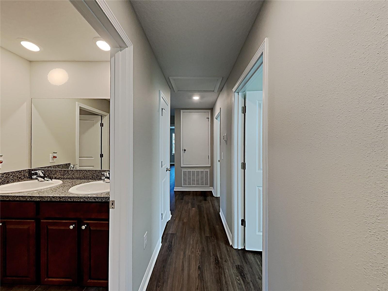 5125 WHITE CHICORY DR