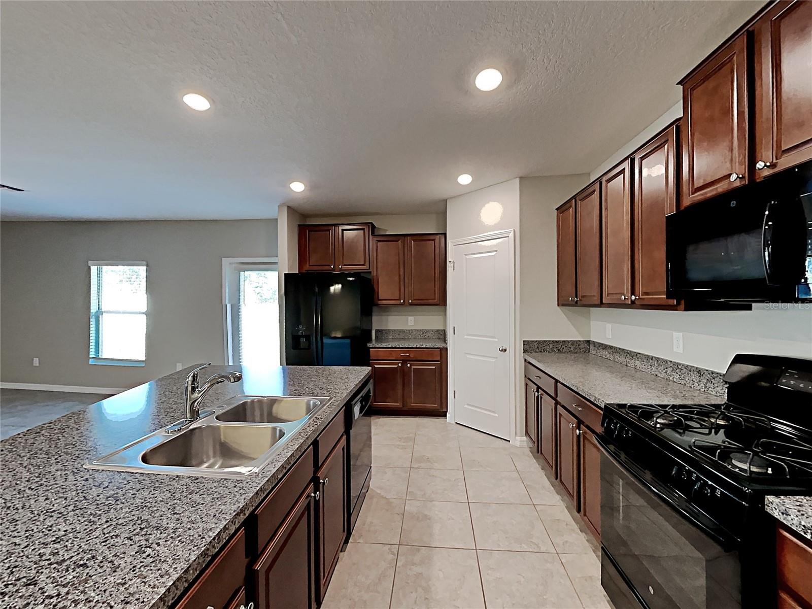 5125 WHITE CHICORY DR