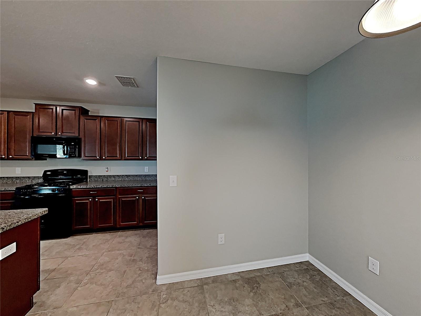 5125 WHITE CHICORY DR