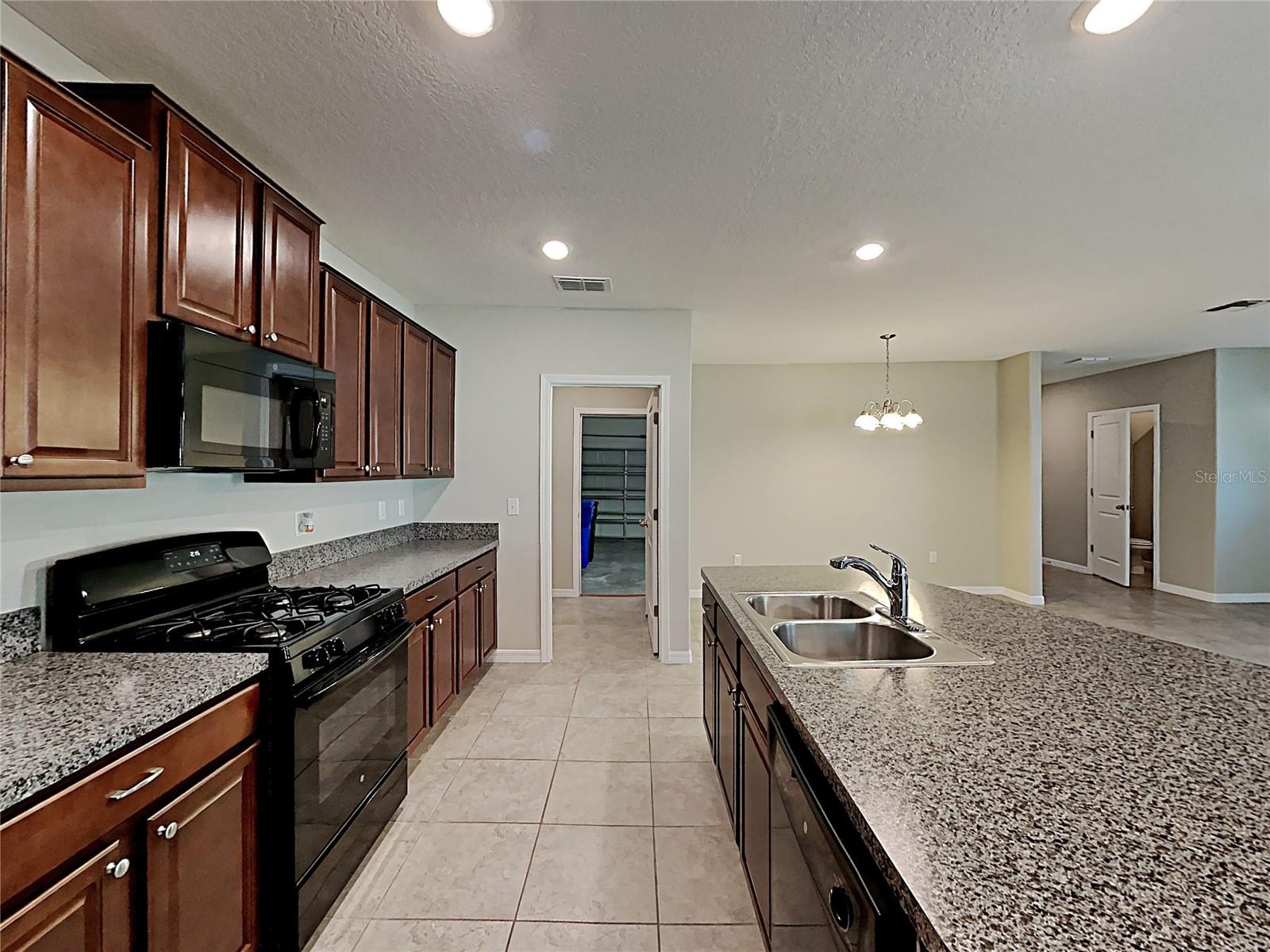 5125 WHITE CHICORY DR