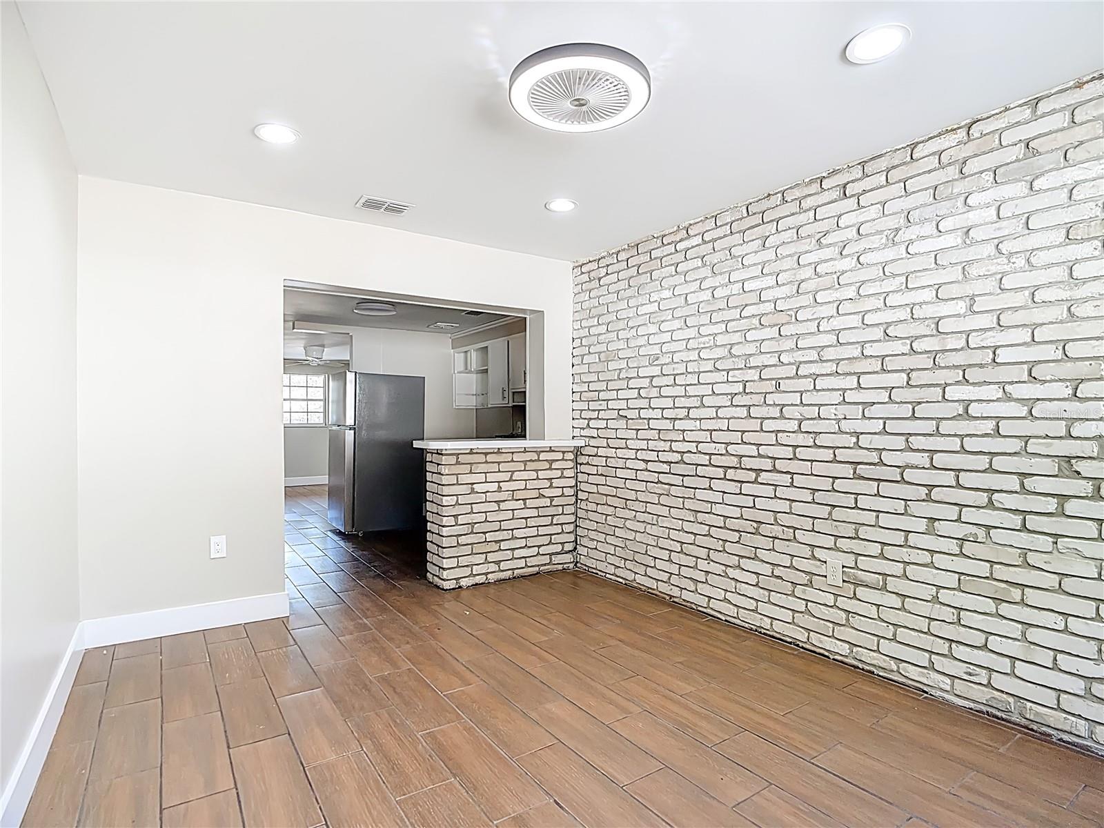 108 AVENUE A WAHNETA E #A