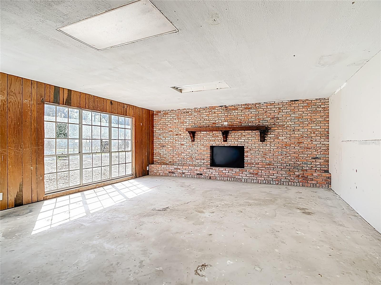 108 AVENUE A WAHNETA E #A