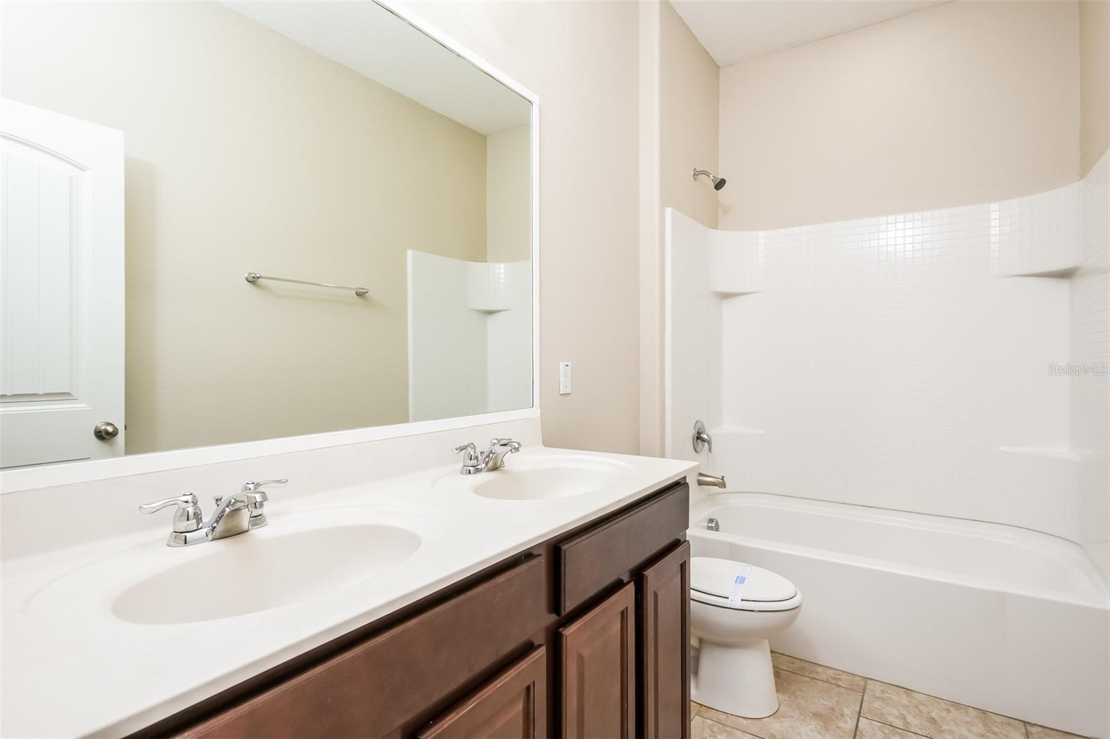 3223 OLIVIA BREEZE DR