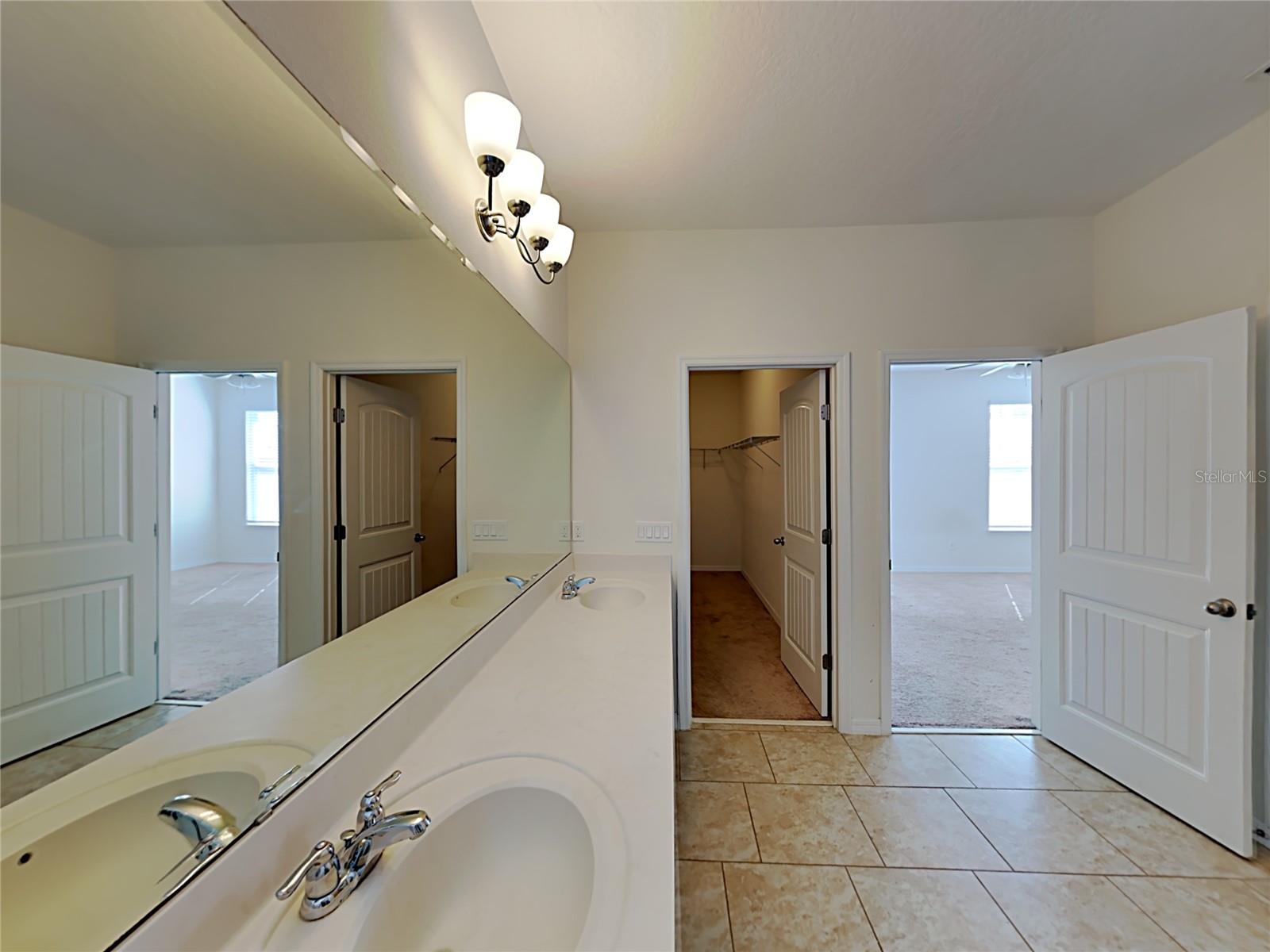 3223 OLIVIA BREEZE DR