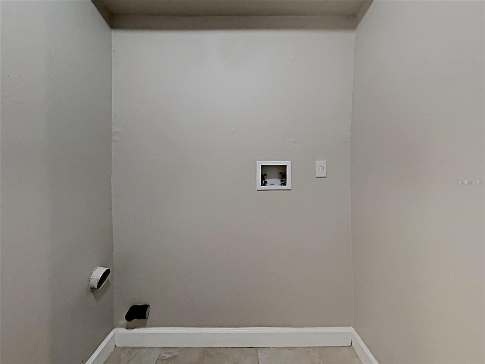 1349 AMERICAN ELM DR