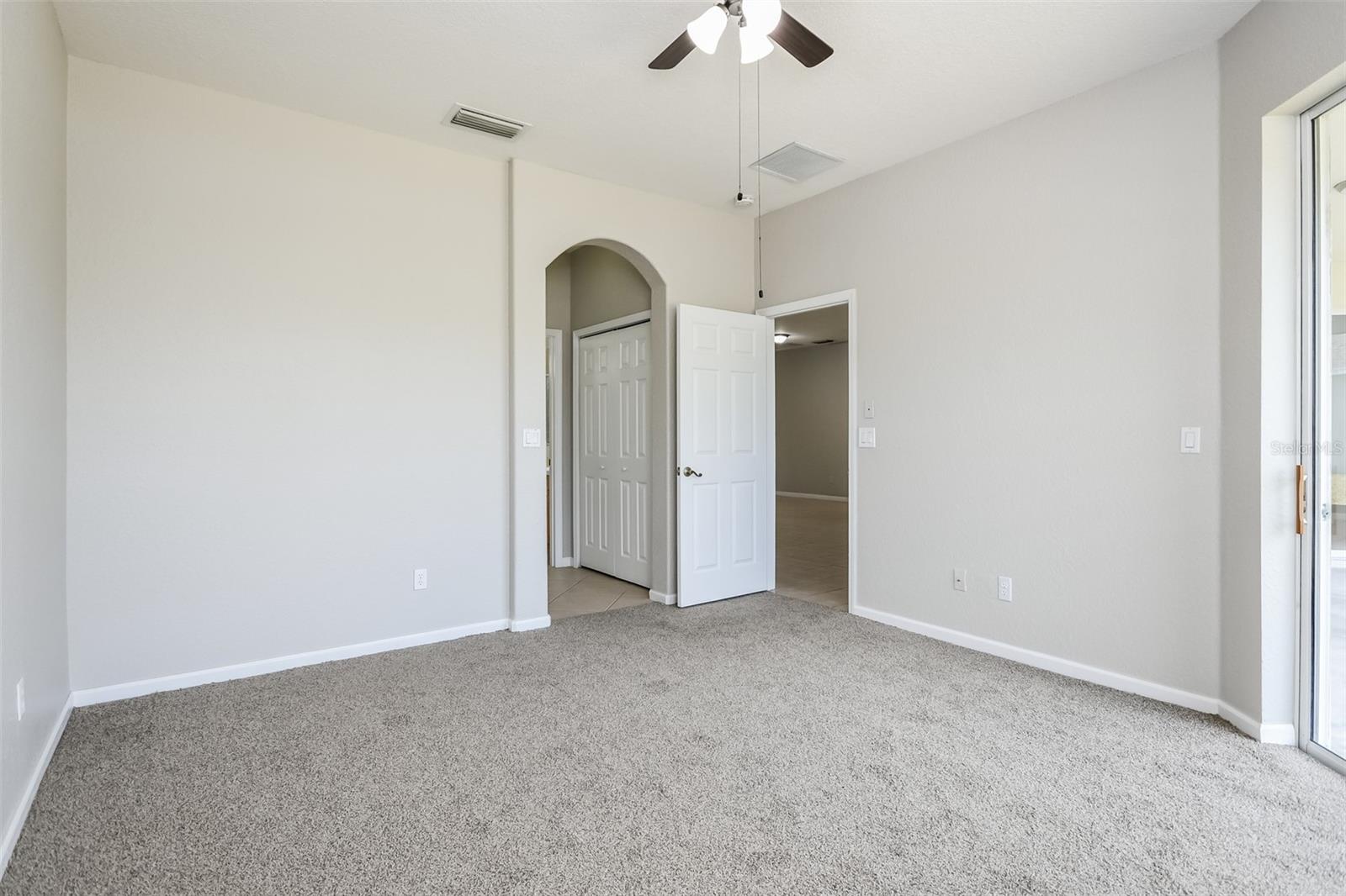 2925 WILLOW CREEK LN