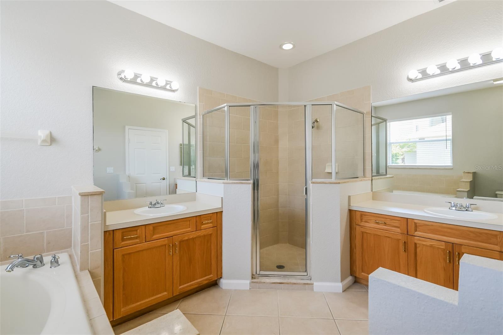 2925 WILLOW CREEK LN