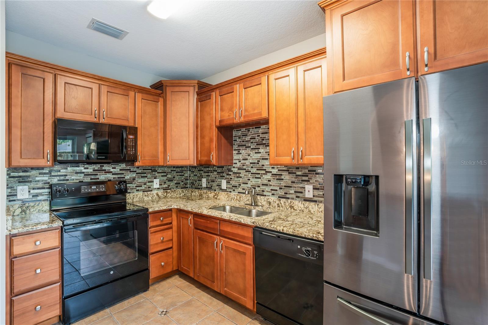 1011 LAKE SHORE RANCH DR