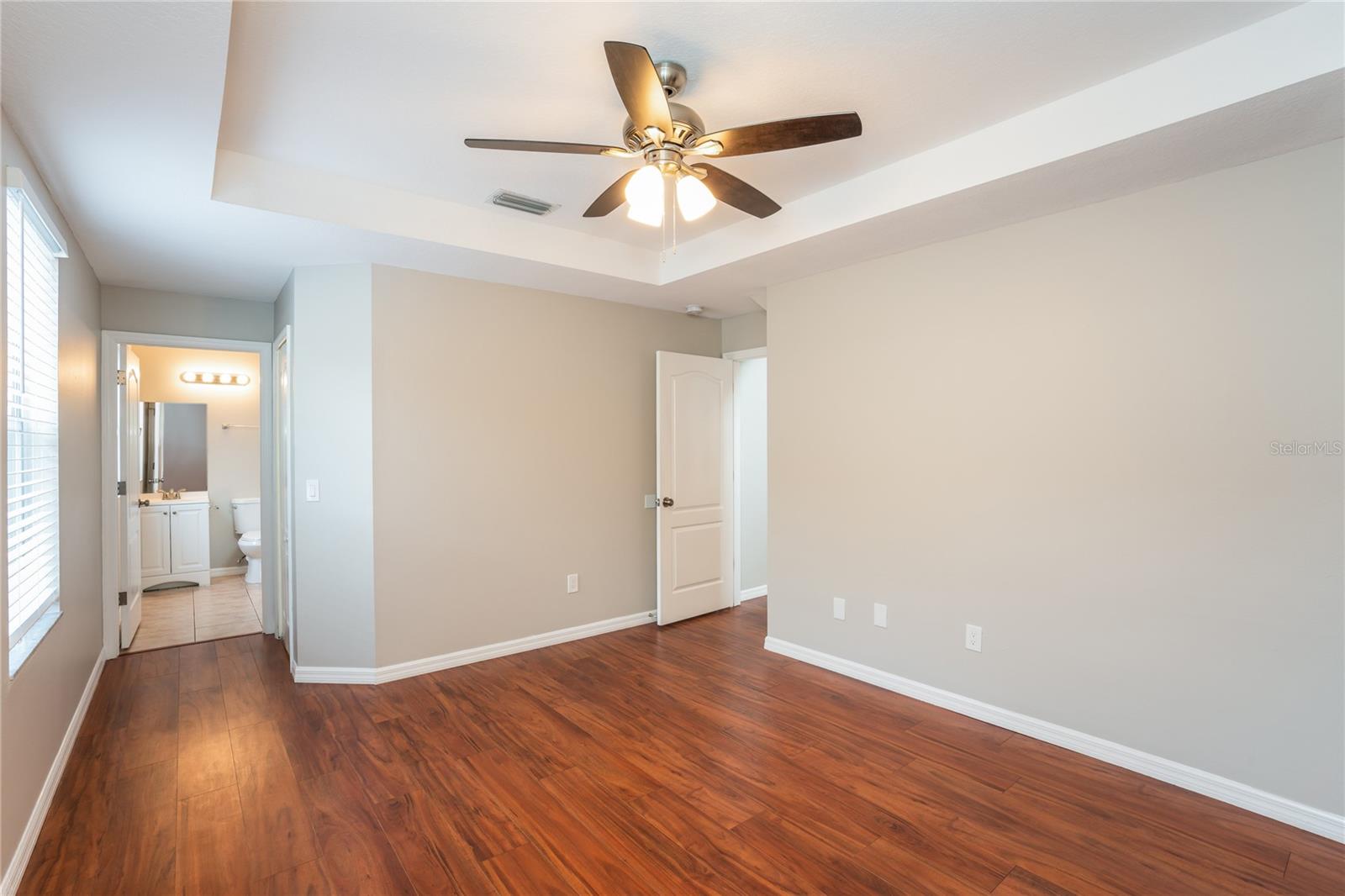 1011 LAKE SHORE RANCH DR