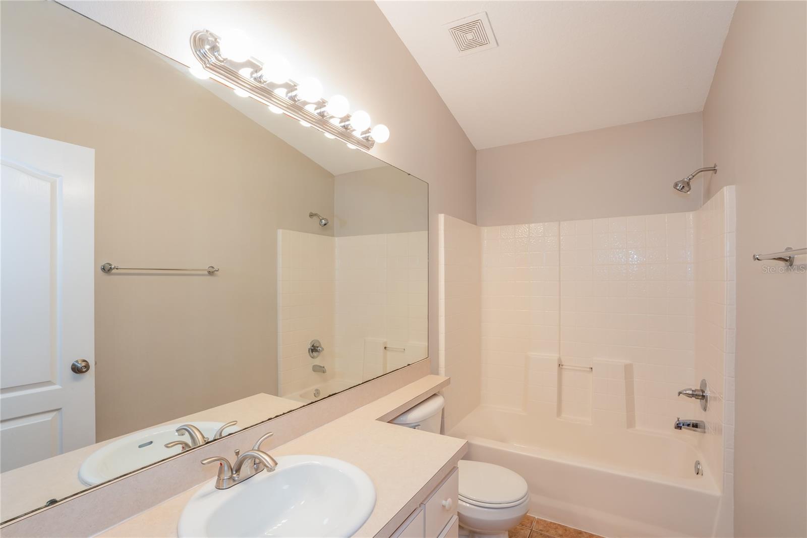 1011 LAKE SHORE RANCH DR