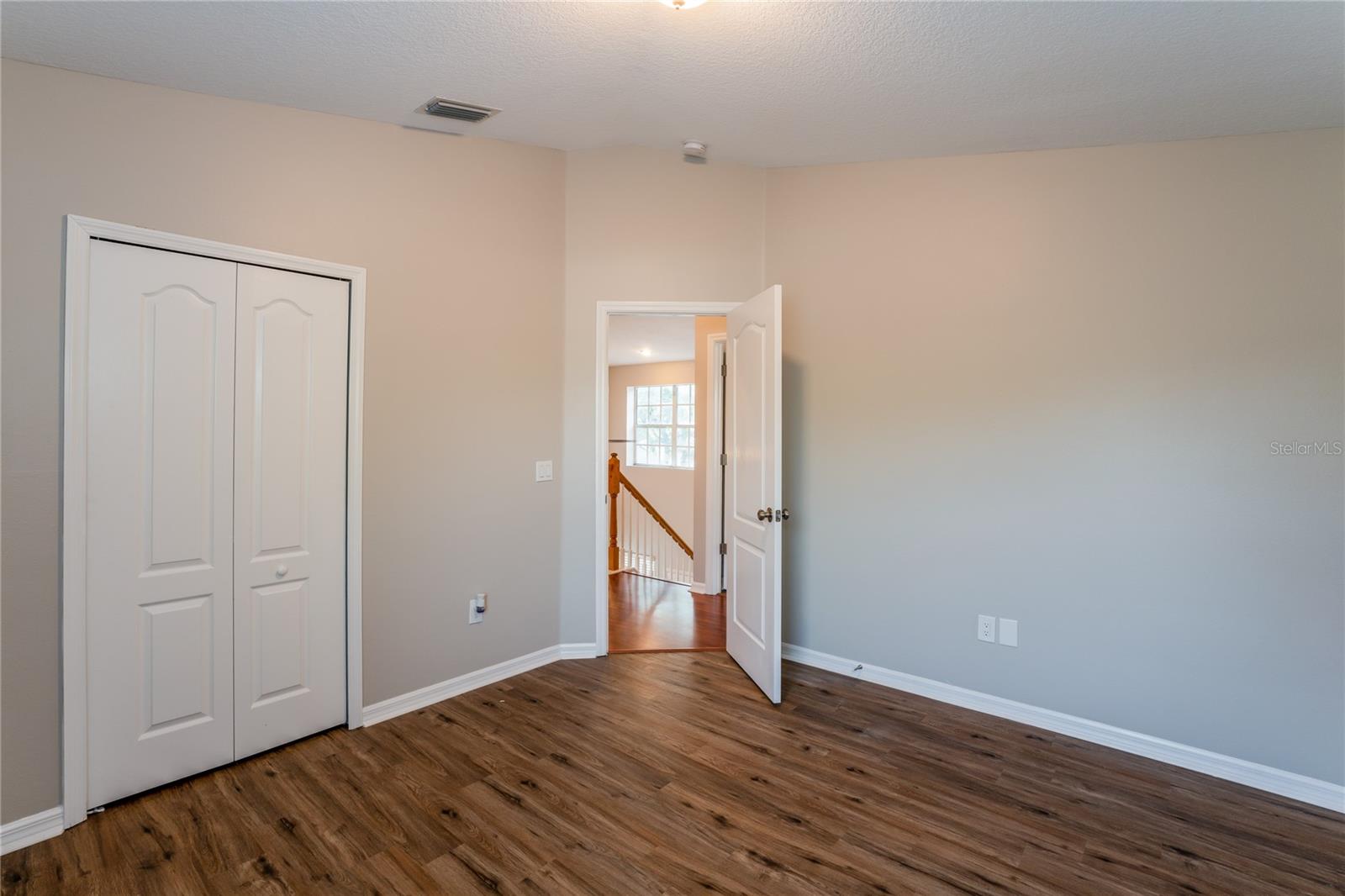1011 LAKE SHORE RANCH DR