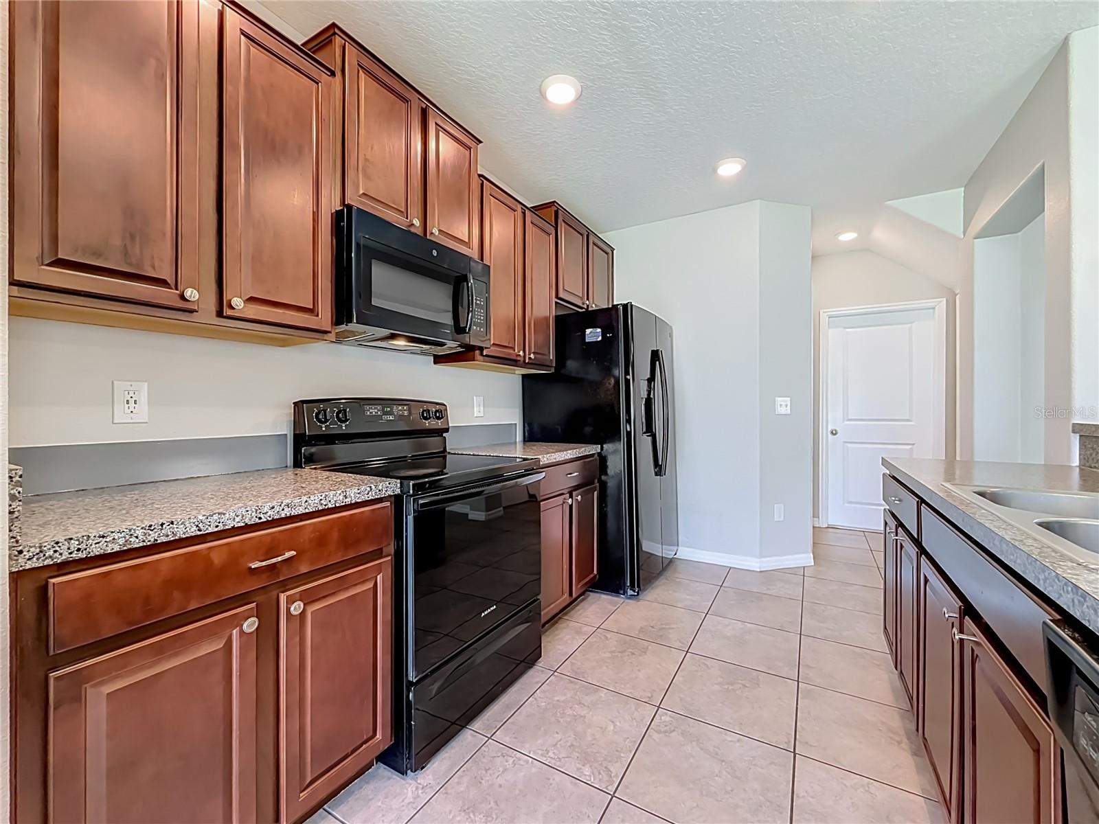 7405 EVENING PRIMROSE CT