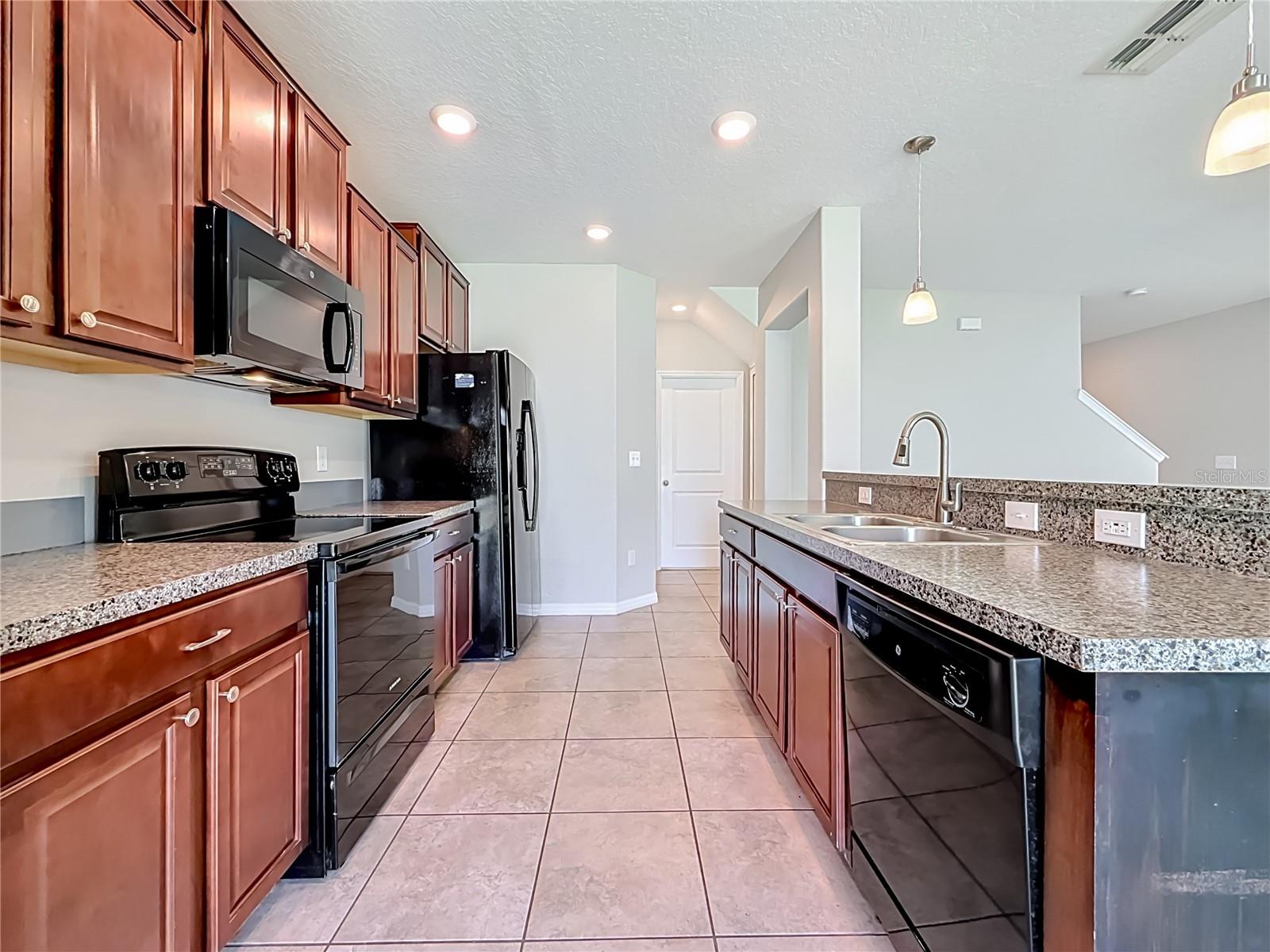 7405 EVENING PRIMROSE CT