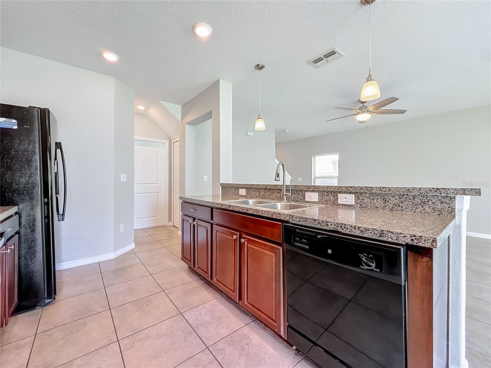 7405 EVENING PRIMROSE CT