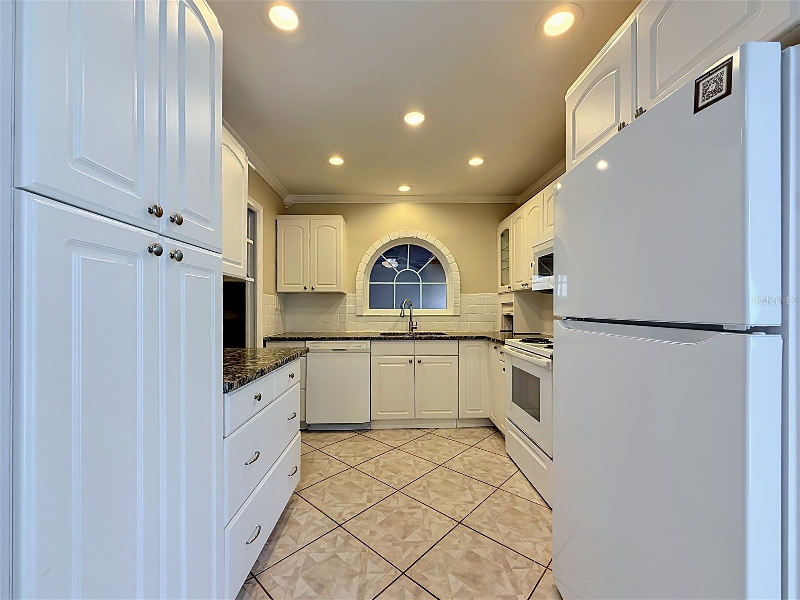 2825 WENDOVER TER